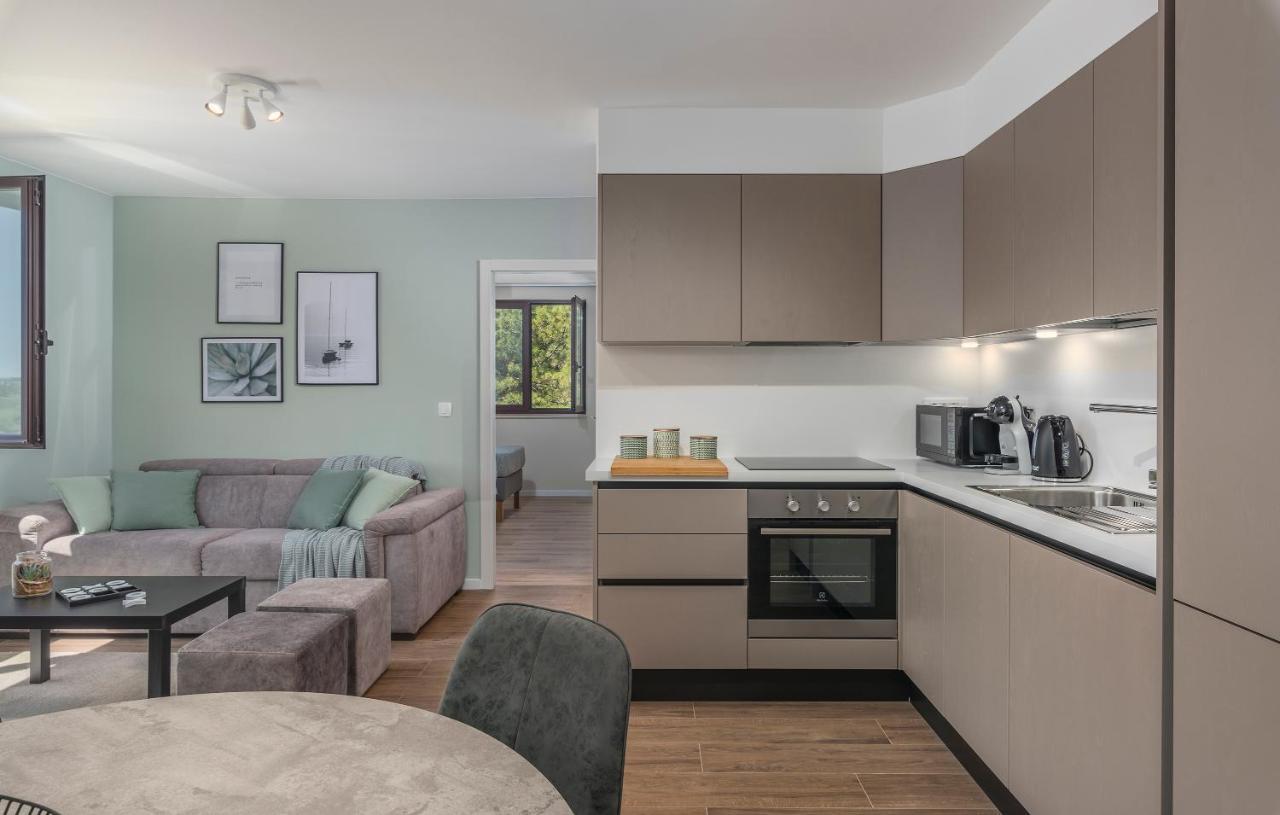 Just Renovated Stylish 2 Bedrooms Apartment Only A Few Steps From The Beach! Novigrad Istria Buitenkant foto