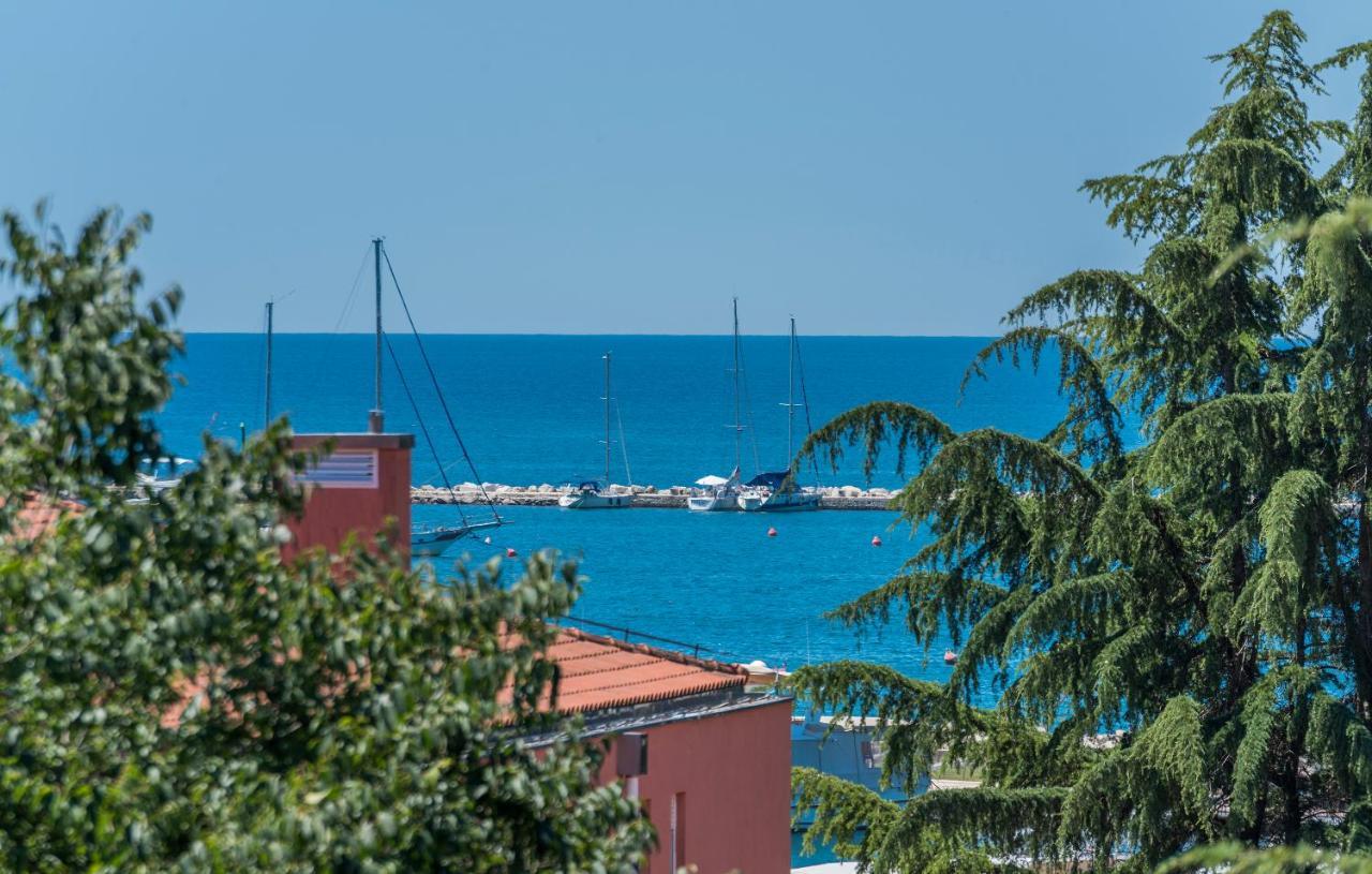 Just Renovated Stylish 2 Bedrooms Apartment Only A Few Steps From The Beach! Novigrad Istria Buitenkant foto
